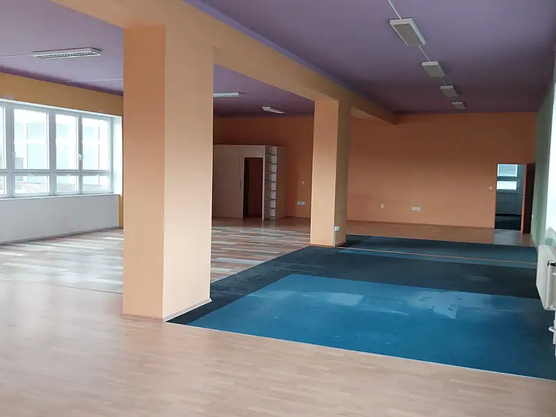 Pronájem obchodního prostoru 275 m², Sedlčany – náhled fotky 3