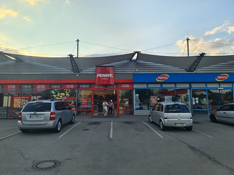 Комерційне приміщення в оренду, 367 м² (2 з 3)