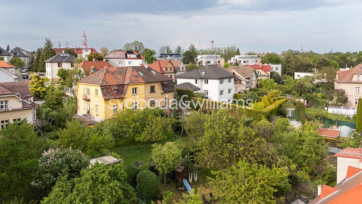 Prodej rodinného domu 220 m², pozemek 544 m² – fotografie 2