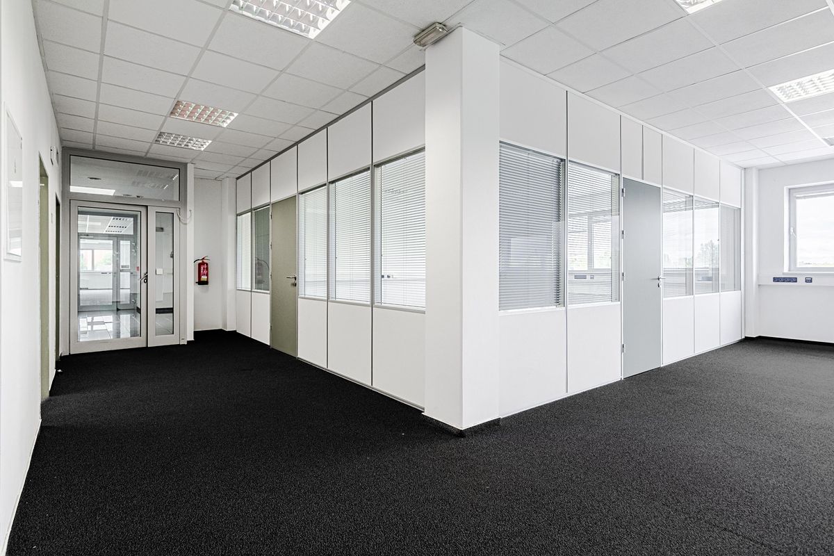 Pronájem kanceláře 225 m²