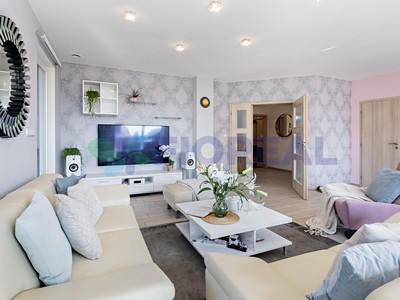 Prodej  rodinného domu 202 m², pozemek 1 000 m² — photo 2