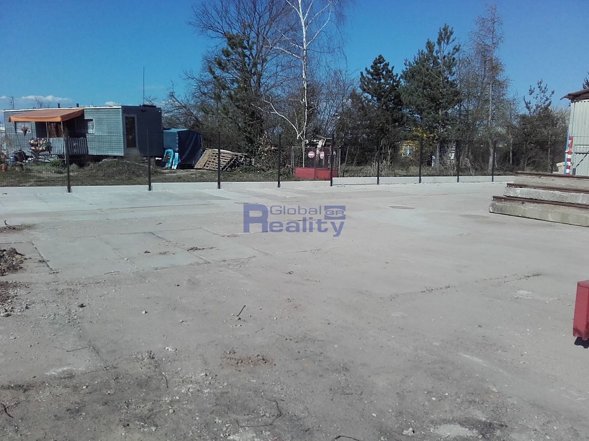 Pronájem komerčního pozemku 1500 m² – fotografie 3