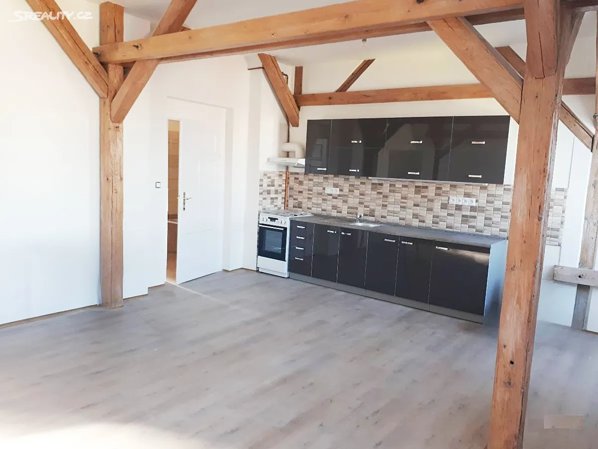 Pronájem bytu 2+kk 58 m² – pohled 4
