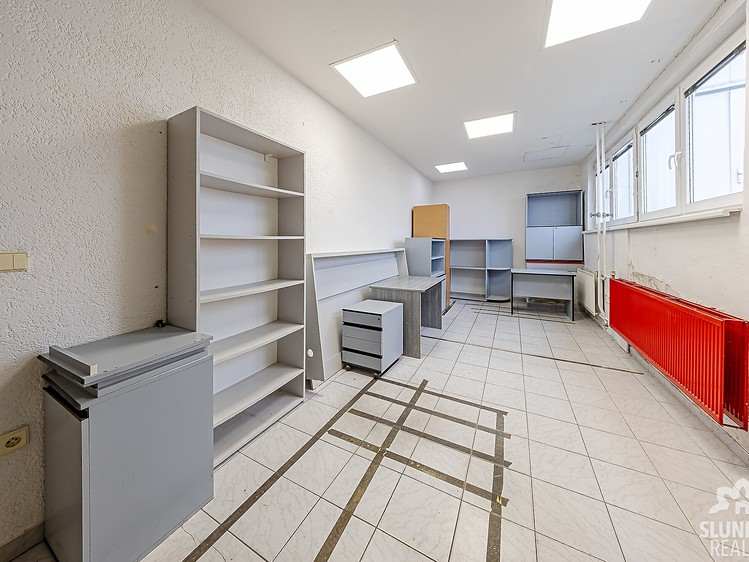 Pronájem komerčního prostoru, 534 m² (1 z 14)