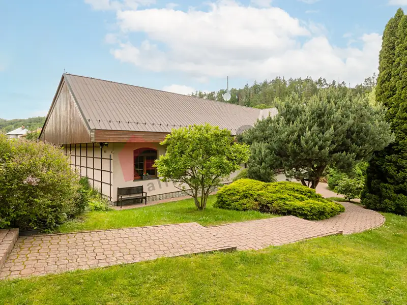 Prodej vily 386 m², pozemek 2480 m², Hvězdonice – náhled fotky 1