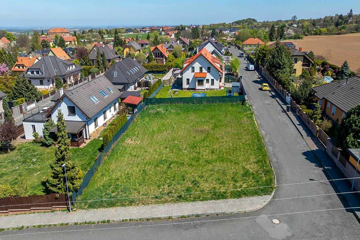 Prodej stavebního pozemku 784 m² – fotografie 5