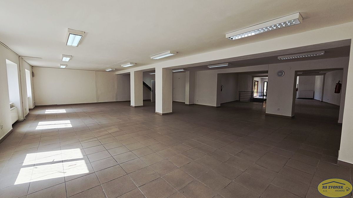 Pronájem obchodního prostoru 599 m² – fotografie 2