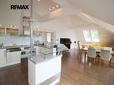 Pronájem bytu 4+kk 211 m²