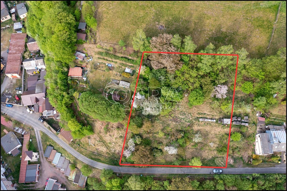 Prodej stavebního pozemku 1649 m² – fotografie 2