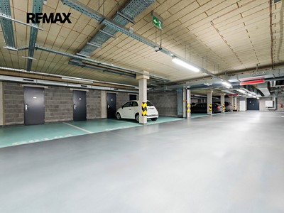 Pronájem garážového stání 15 m²