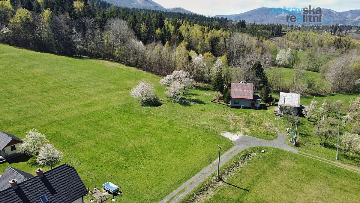 Prodej stavebního pozemku 1776 m²