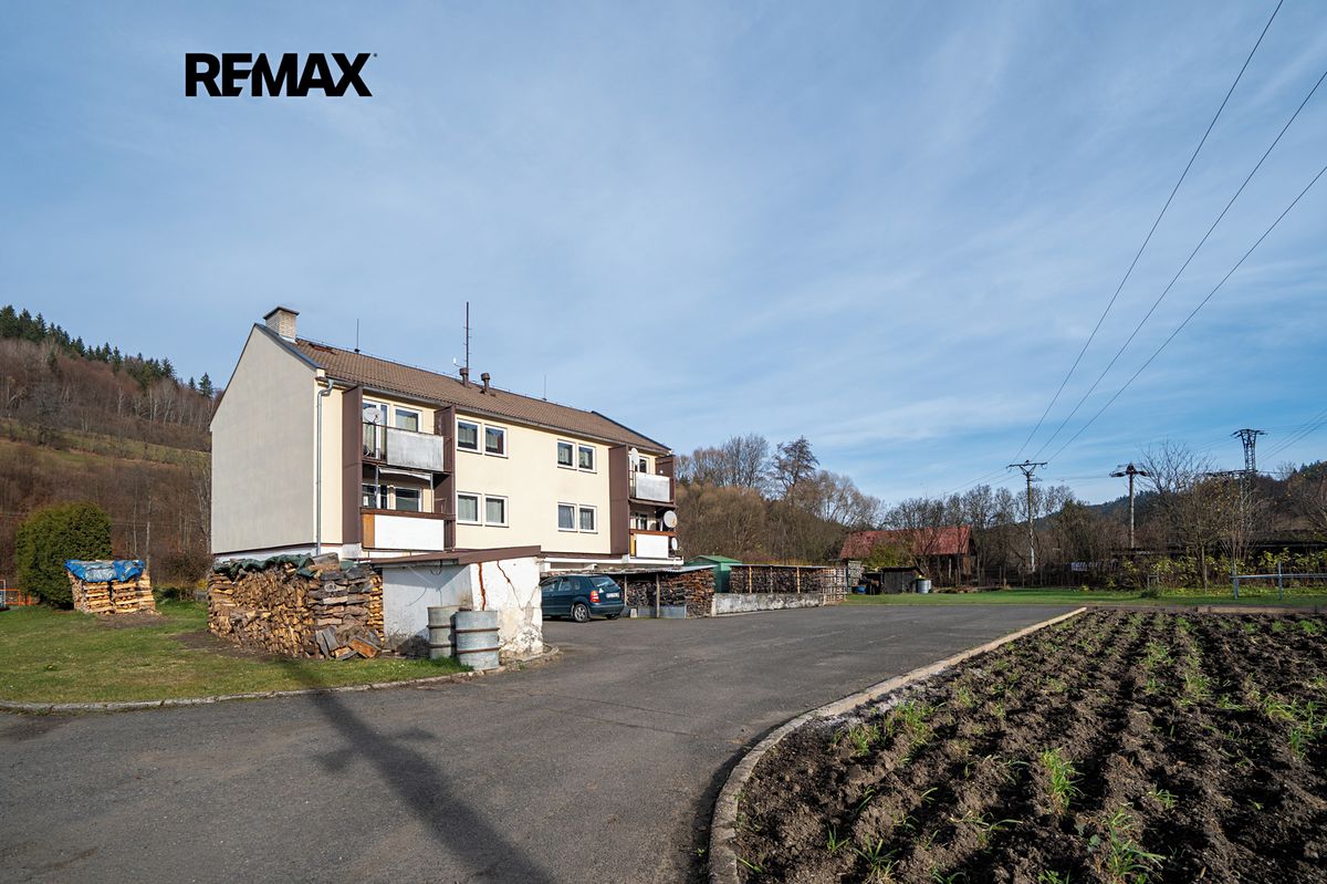 Prodej rodinného domu 366 m², pozemek 2052 m² – fotografie 4
