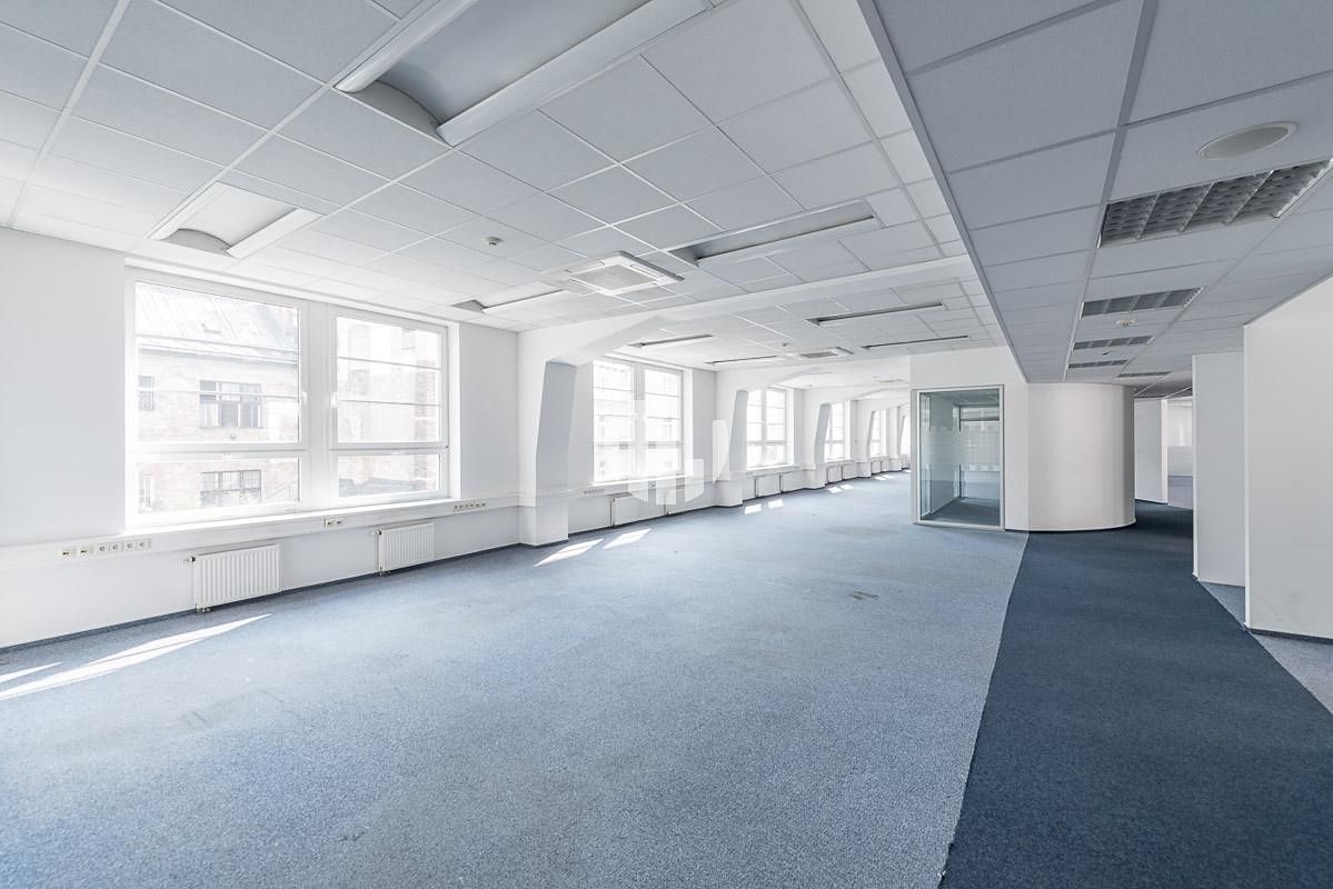 Pronájem kanceláře 335 m² – fotografie 3