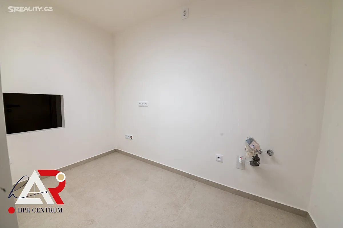 Prodej komerční nemovitosti 233 m² – pohled 5