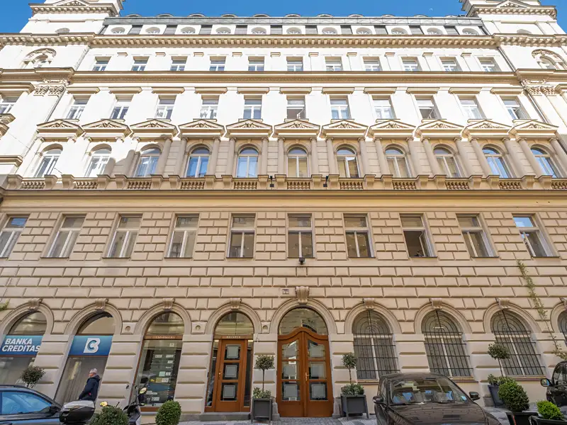 Pronájem kanceláře 110 m², Praha – náhled fotky 1