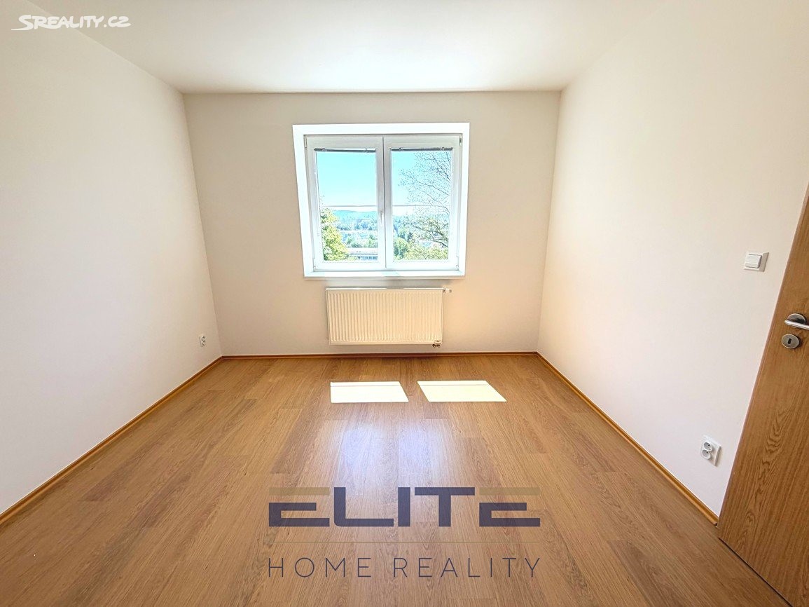 Pronájem bytu 3+1 72 m² – pohled 5