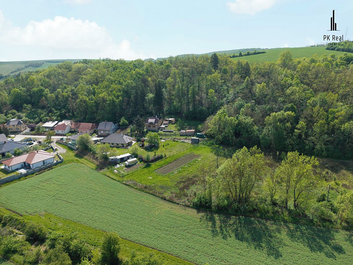 Prodej stavebního pozemku 1530 m² – fotografie 2