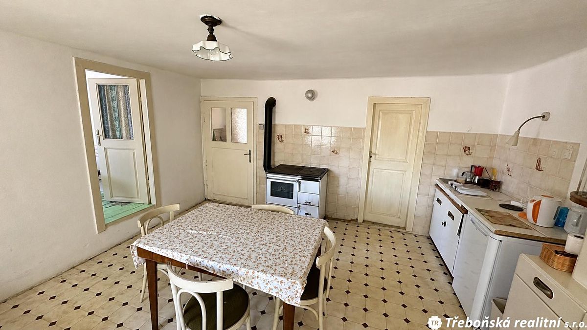 Prodej rodinného domu 60 m², pozemek 422 m² – fotografie 3