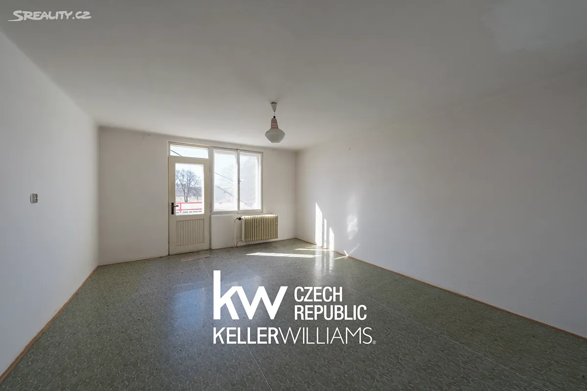 Prodej rodinného domu 250 m², pozemek 1255 m² – pohled 4