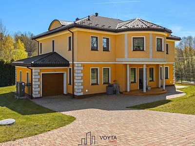 Prodej  vily 347 m², pozemek 1 370 m²