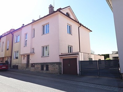 Prodej  rodinného domu 220 m², pozemek 239 m²