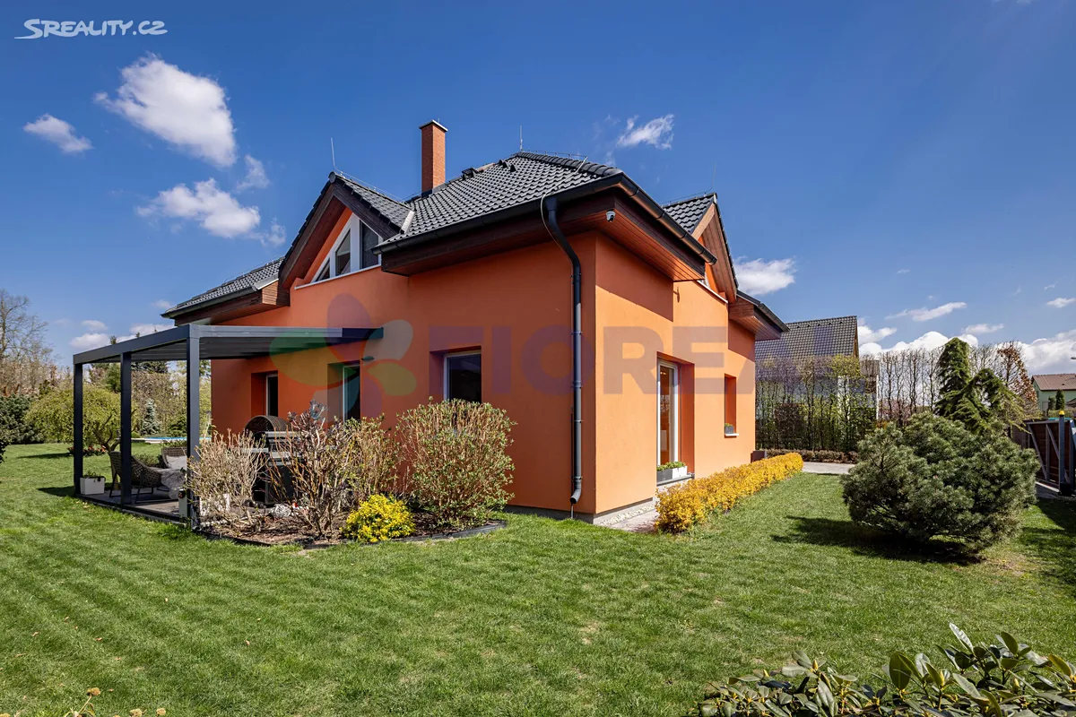 Prodej rodinného domu 202 m², pozemek 1000 m², Strančice