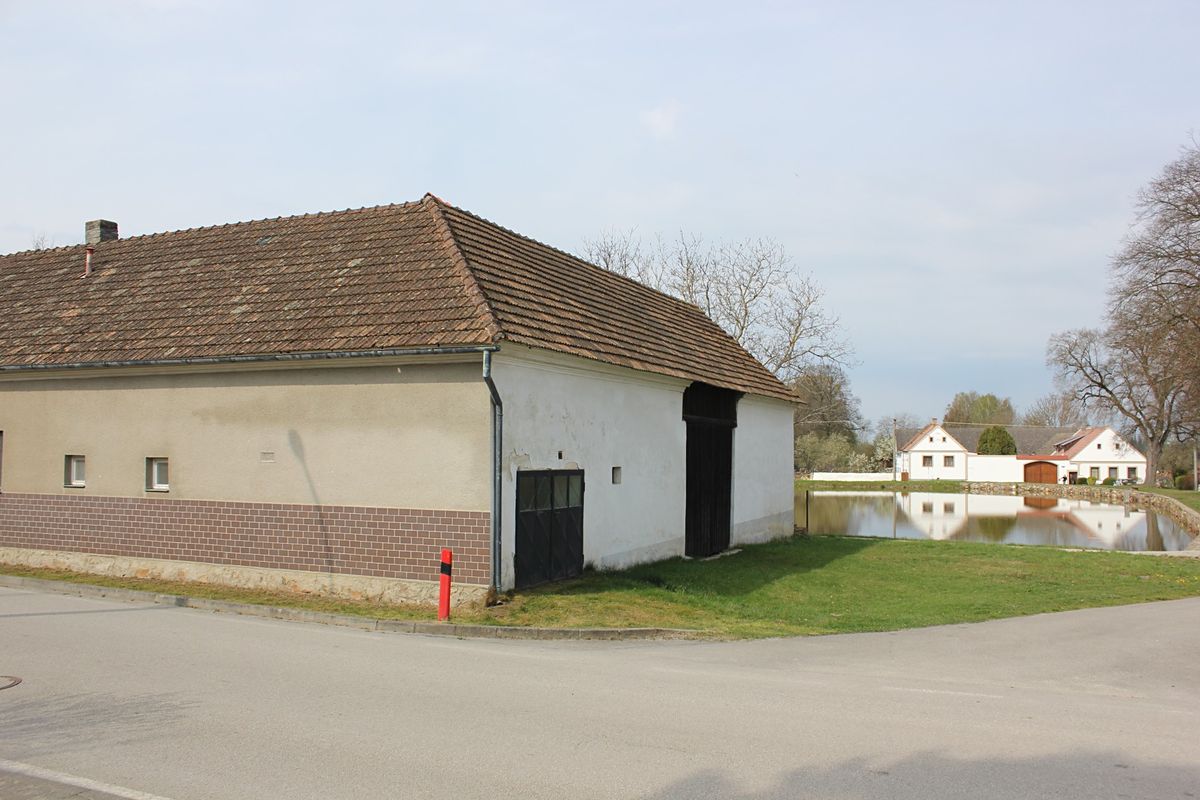 Prodej rodinného domu 120 m², pozemek 848 m² – fotografie 2