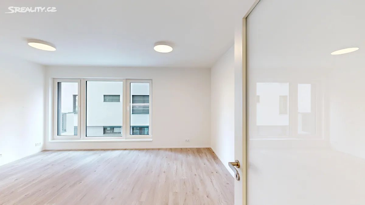 Pronájem bytu 1+kk 29 m² – pohled 3
