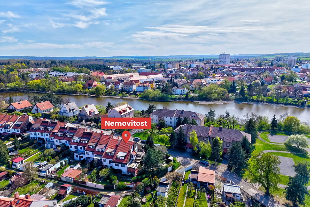 Prodej rodinného domu 268 m², pozemek 580 m² – fotografie 3