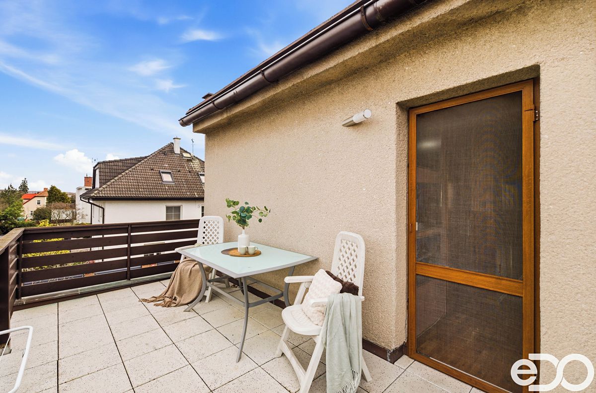 Prodej rodinného domu 267 m², pozemek 558 m² – fotografie 3