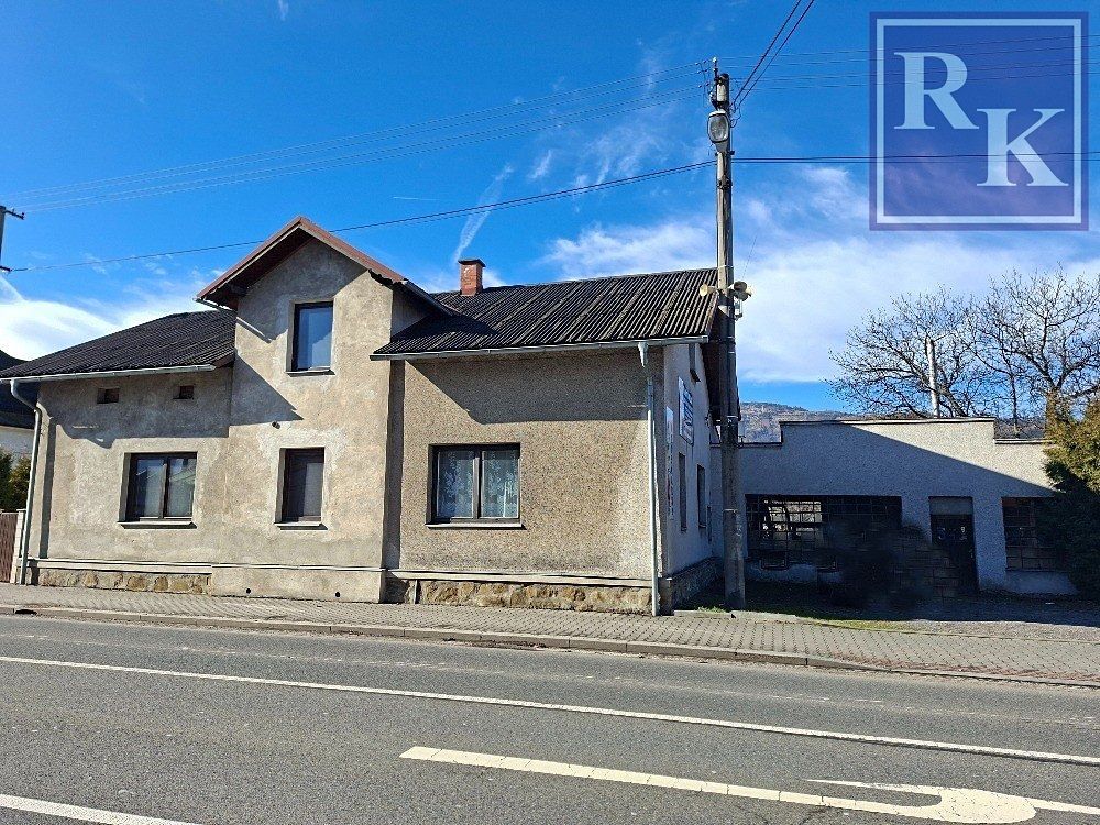 Prodej rodinného domu 300 m², pozemek 1885 m² – fotografie 3