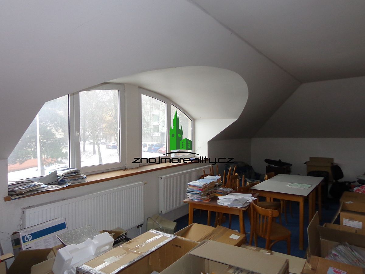 Prodej rodinného domu 300 m², pozemek 400 m² – fotografie 3