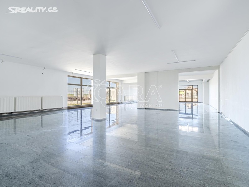 Pronájem obchodního prostoru 330 m², okres Mladá Boleslav