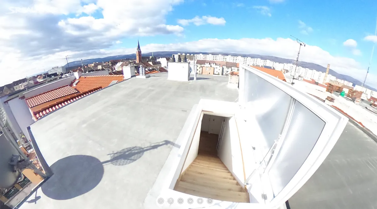 Pronájem bytu 2+kk 58 m² – pohled 2