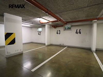 Pronájem garážového stání 13 m² — photo 2