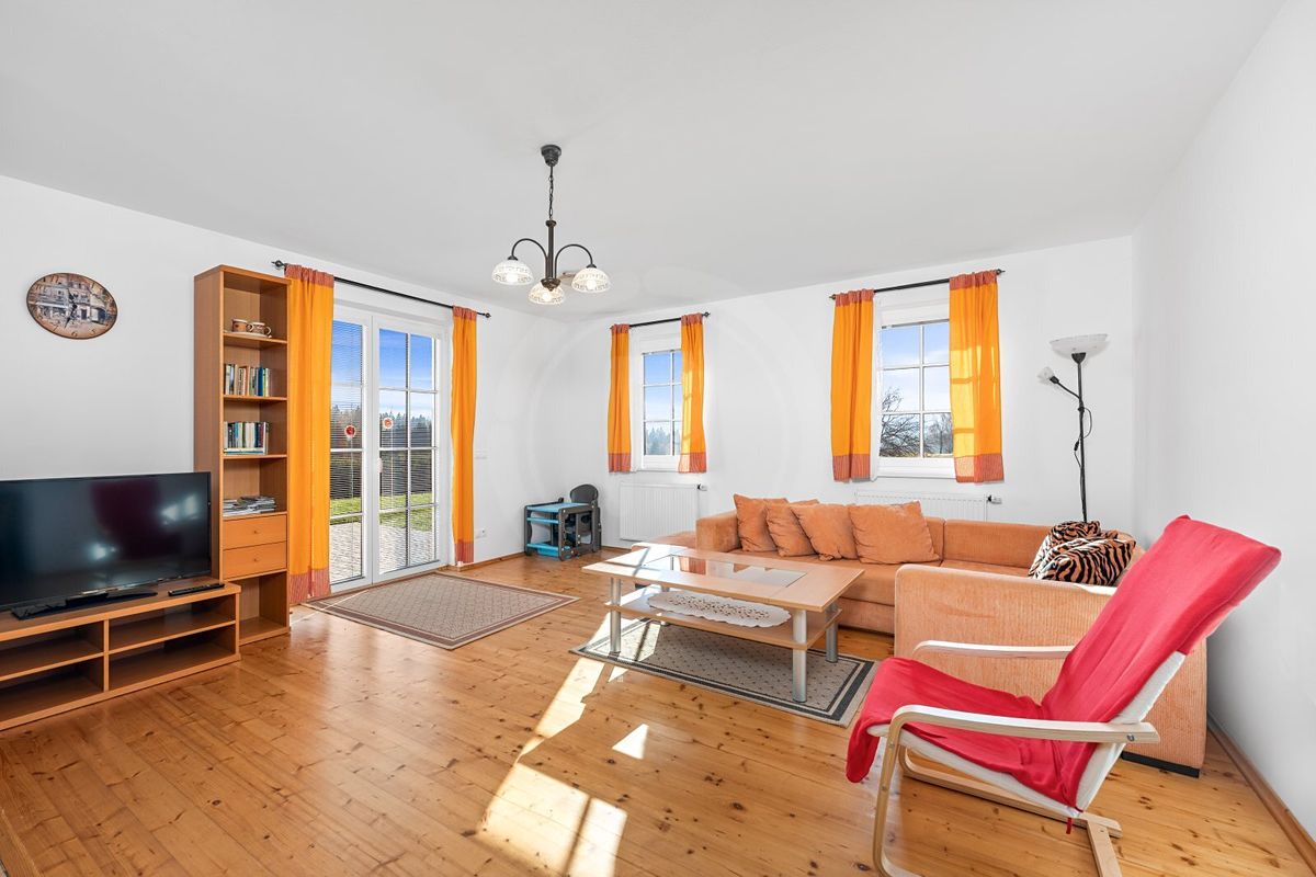 Prodej rodinného domu 230 m², pozemek 2845 m²