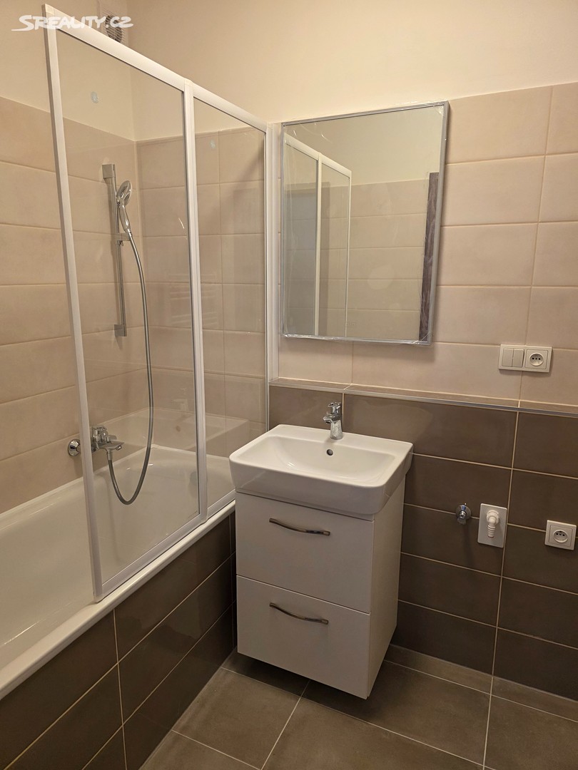 Pronájem bytu 2+kk 38 m² (Jednopodlažní) – pohled 2