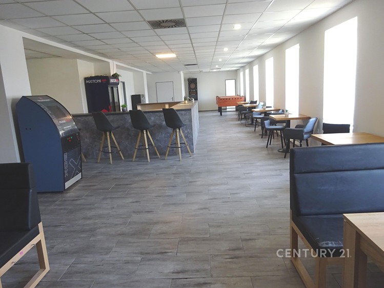 Pronájem komerčního prostoru, 253 m² (9 z 23)