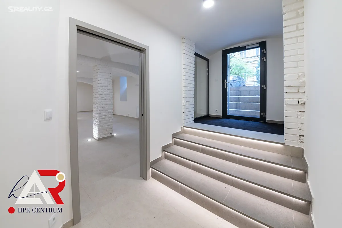 Prodej komerční nemovitosti 233 m² – pohled 2