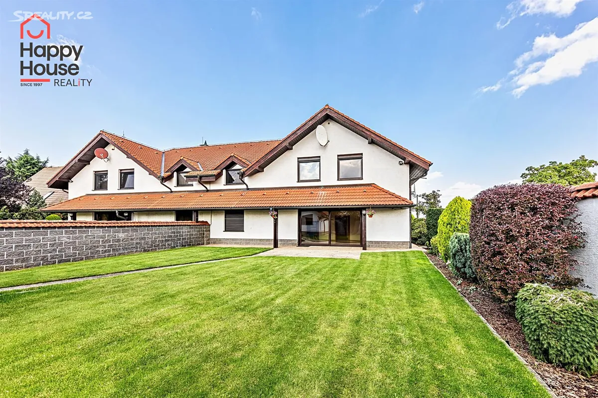 Pronájem rodinného domu 300 m², pozemek 700 m², Do Oříšků