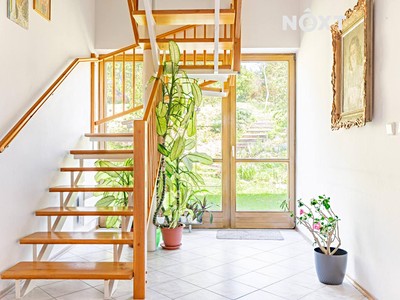 Pronájem  rodinného domu 197 m², pozemek 752 m²