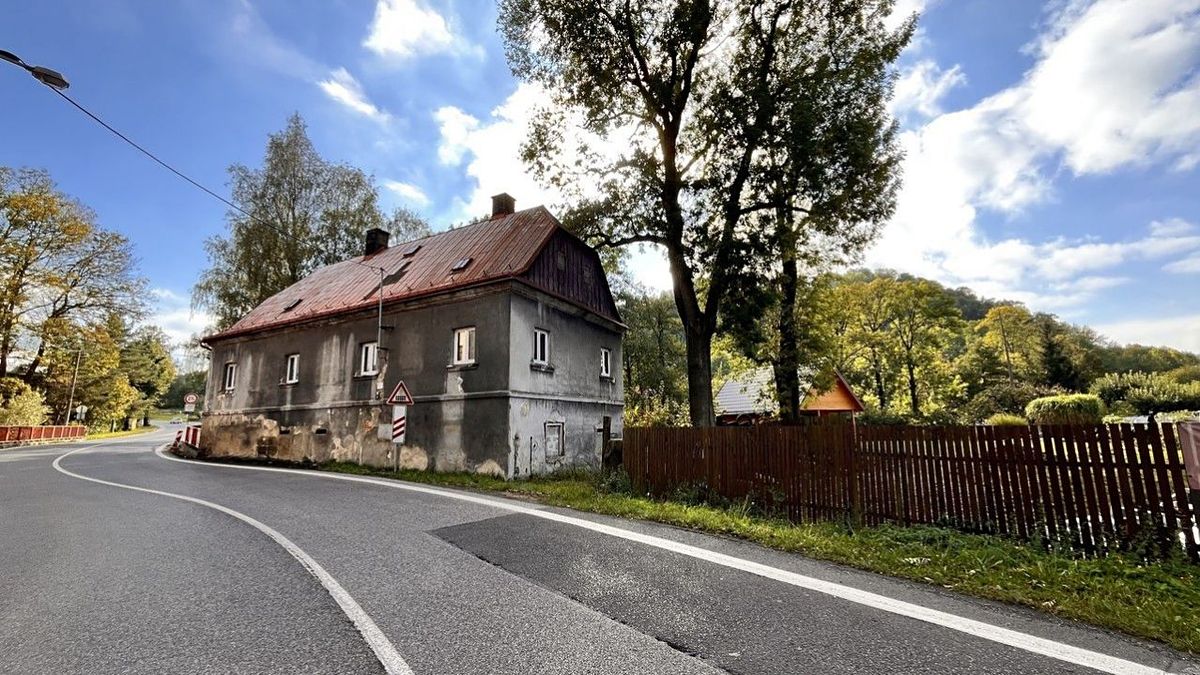Prodej rodinného domu 200 m², pozemek 326 m² – fotografie 3