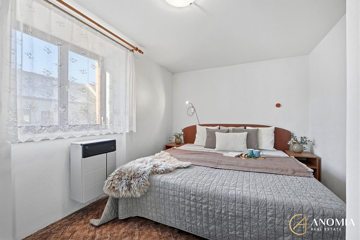 Prodej rodinného domu 140 m², pozemek 1598 m² – fotografie 5