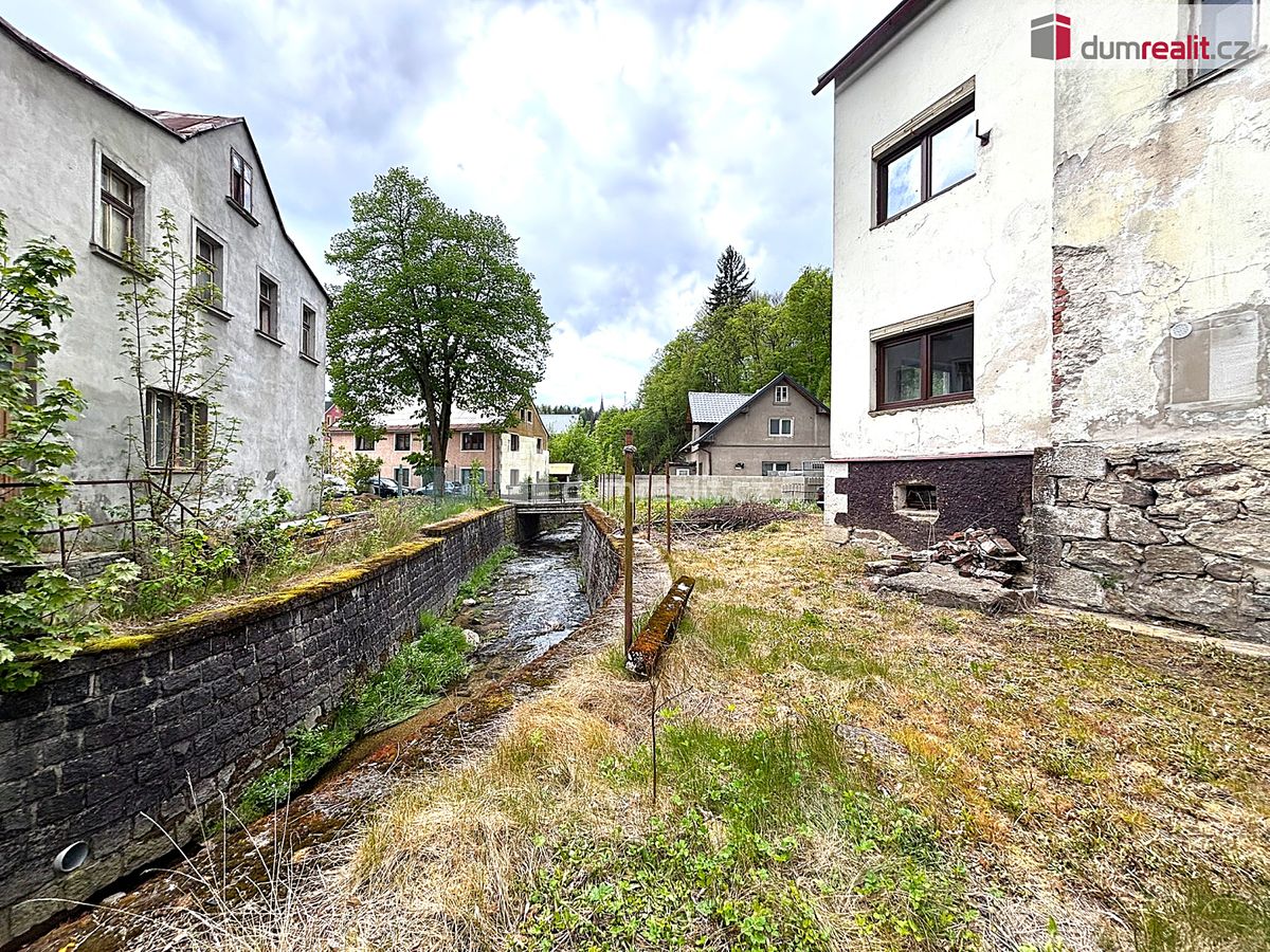 Prodej činžovního domu 300 m² – fotografie 3