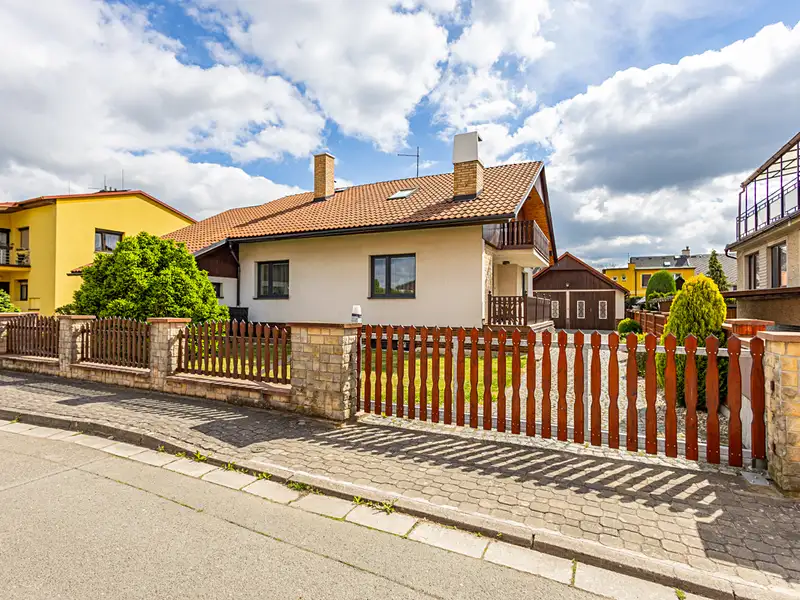 Prodej vícegeneračního domu 240 m², pozemek 722 m², Kostelec nad Orlicí – náhled fotky 1