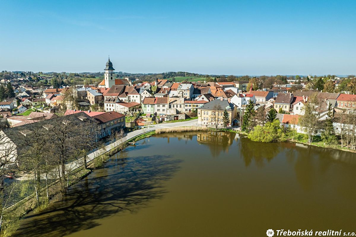 Prodej rodinného domu 980 m², pozemek 287 m² – fotografie 3