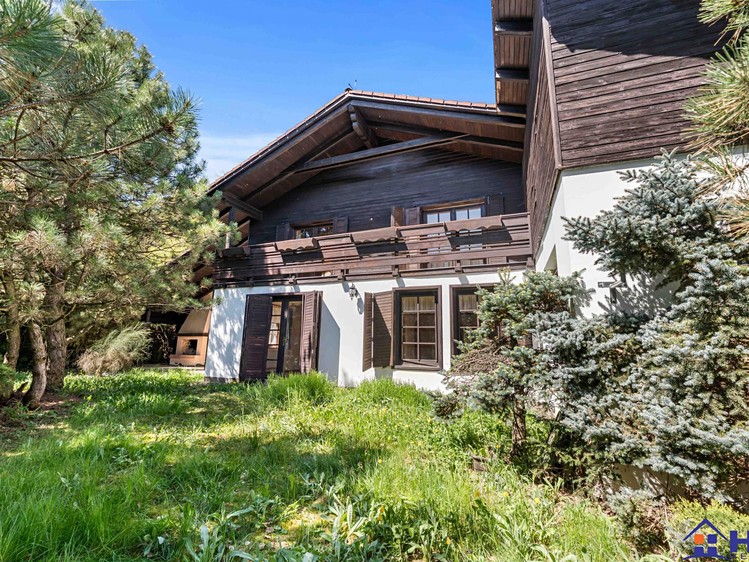 Haus zum Kauf, 446 m² (1 von 38)
