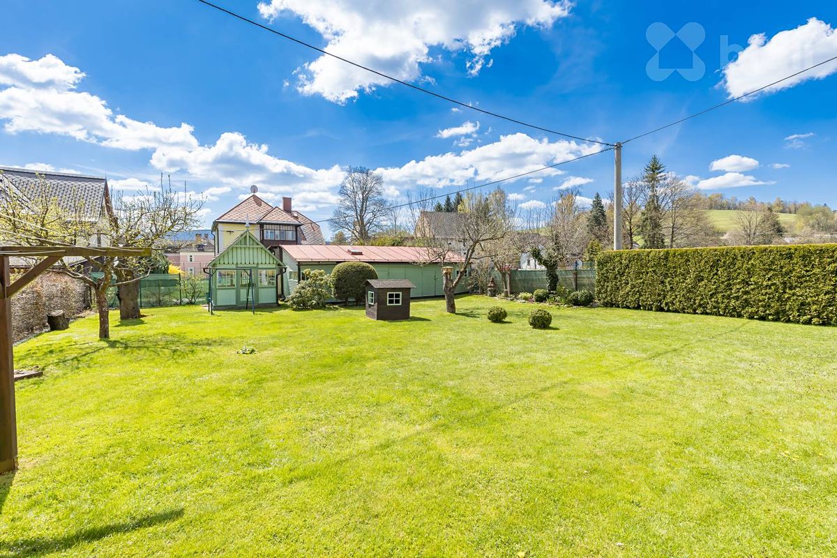 Prodej rodinného domu 300 m², pozemek 968 m² – fotografie 4