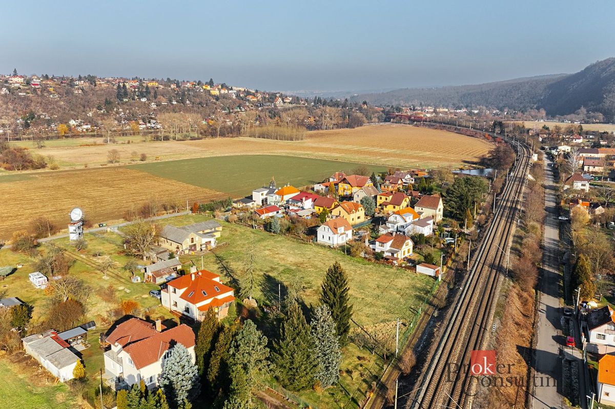 Prodej stavebního pozemku 800 m² – fotografie 2