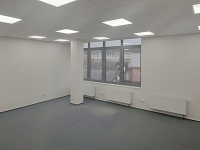Pronájem kanceláře 42 m² — photo 2